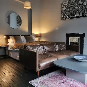 10 Large Elegant - Prime Location - Comfortable - Private Apartment