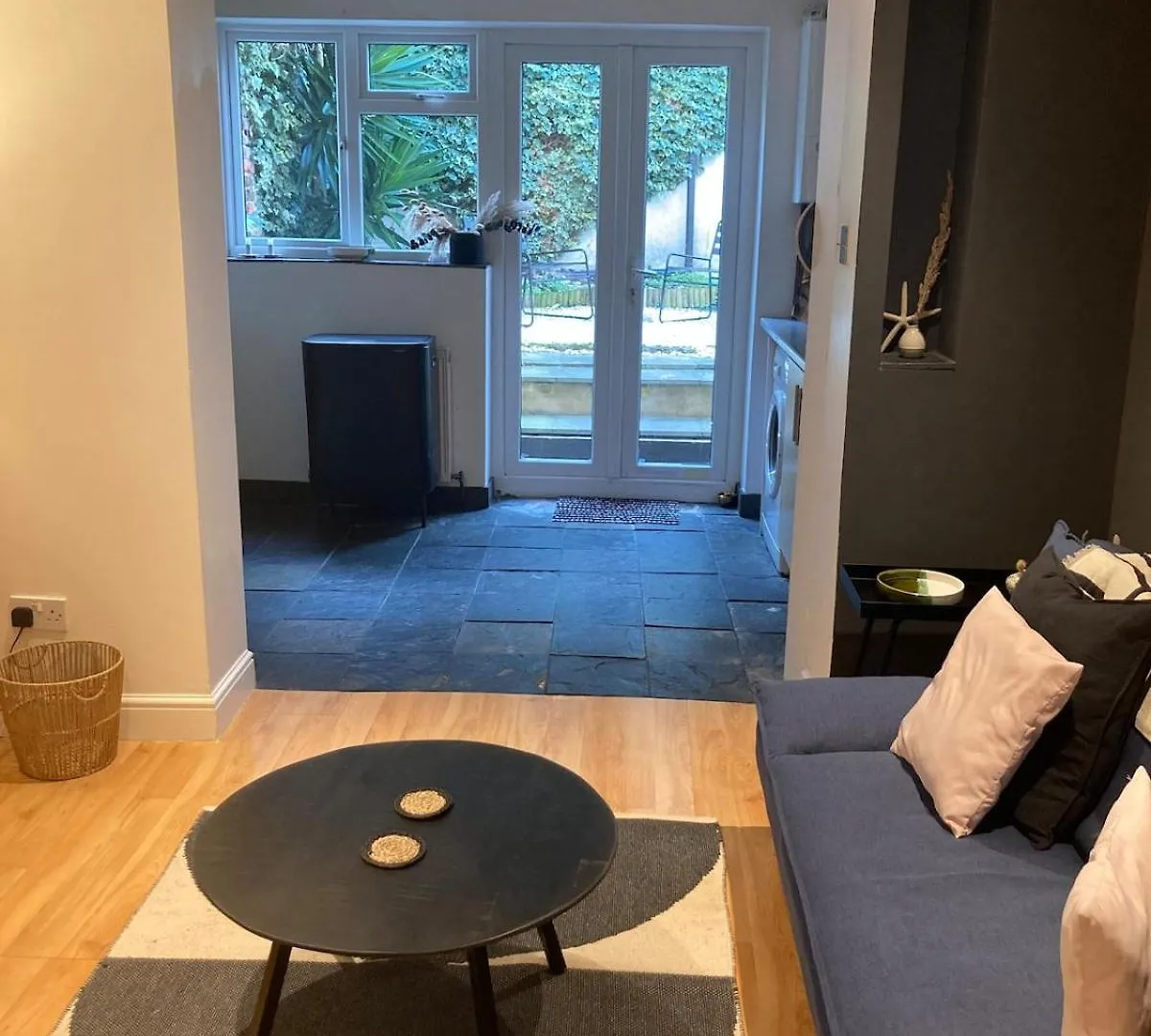 شقة Rose Retreat Stylish 2-Bed Garden Haven In The Heart Of برايتون